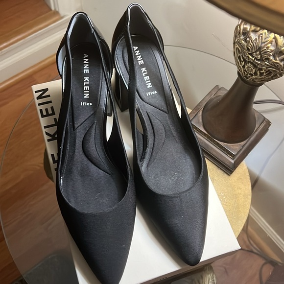 Anne Klein Berkeley Heels - Picture 2 of 5